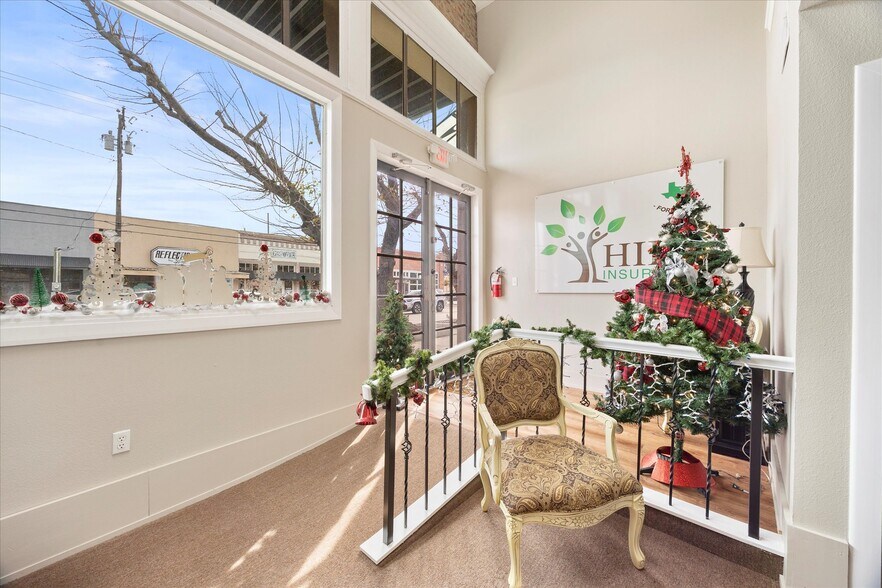 More Photos Of 208 S Bois D Arc St, Forney Storefront Retail Office For Sale