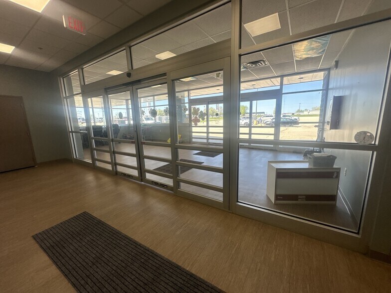 More Photos Of 1625 US Highway 61 N, Lancaster Warehouse For Sale