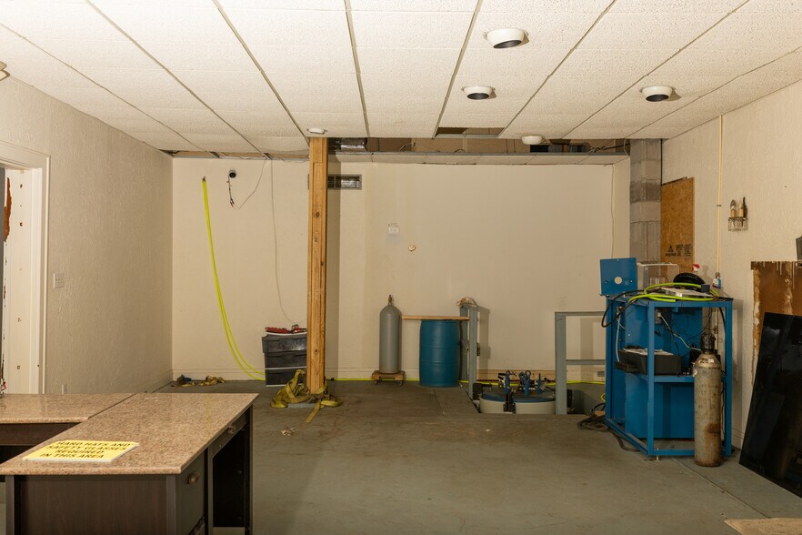 More Photos Of 1007 Smith St, Milton General Retail For Sale