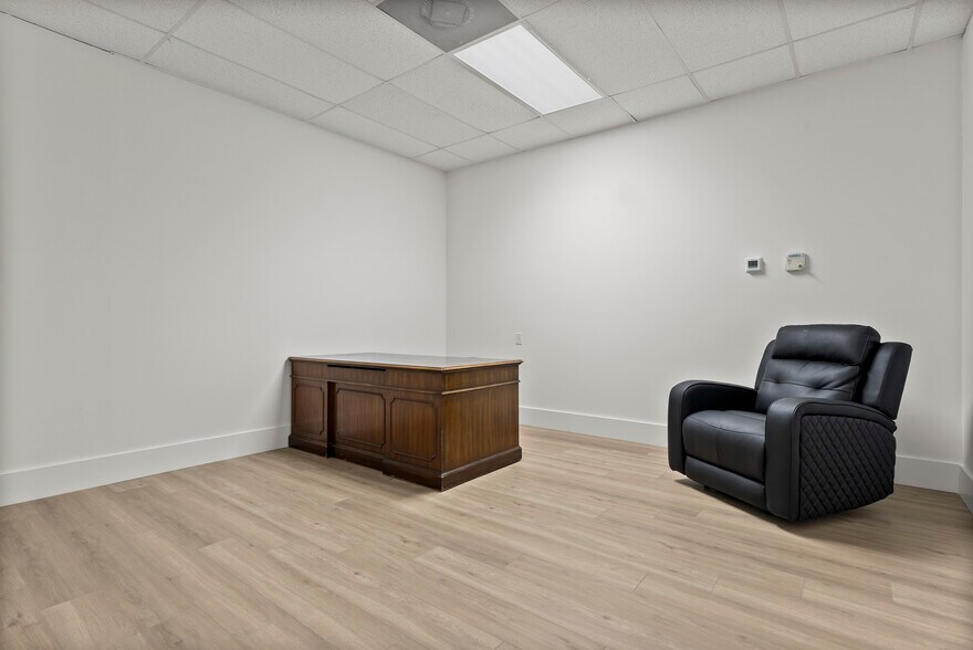 More Photos Of 2000 N Federal Hwy, Delray Beach General Retail For Lease