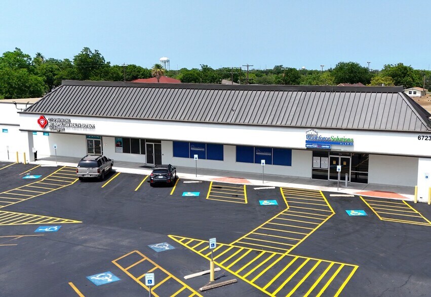 More Photos Of 6723 S Flores St, San Antonio Freestanding For Sale