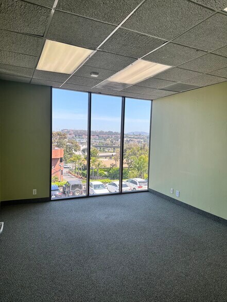 More Photos Of 3737 Camino del Rio S, San Diego Office For Lease