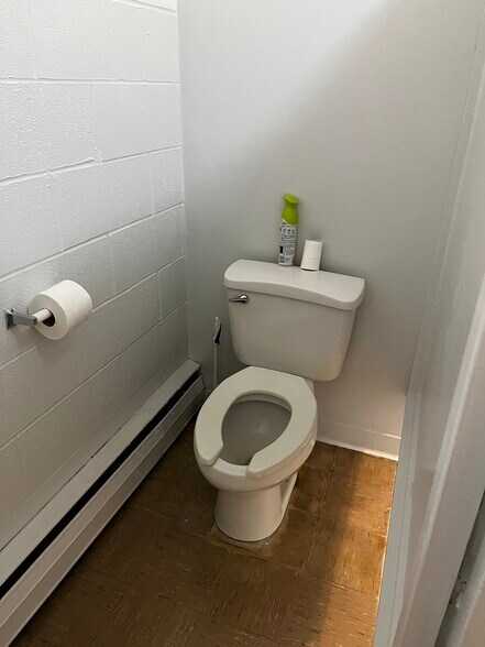 More Photos Of 49 Jefferson St, Phoenix Specialty For Lease