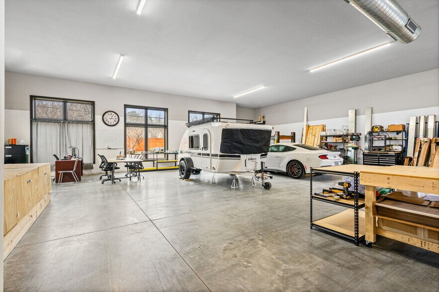 More Photos Of 1 Charlton Rd, Ballston Spa Freestanding For Lease