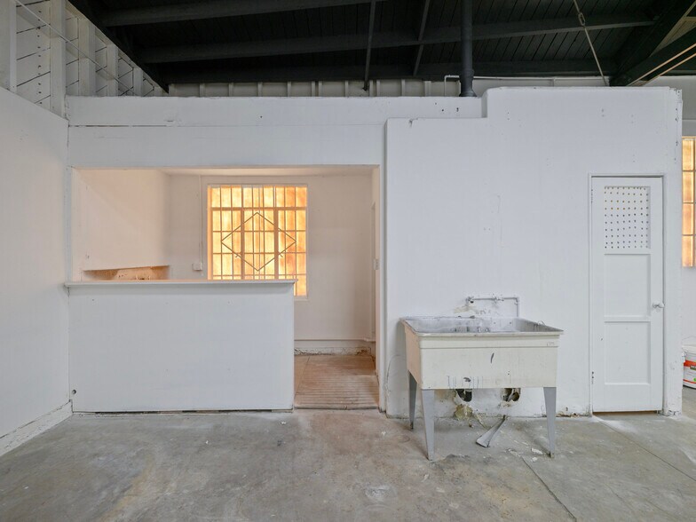 More Photos Of 2215 Randolph St, Huntington Park Manufacturing For Sale