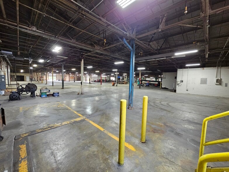 More Photos Of 3274 Beekman St, Cincinnati Warehouse For Sale
