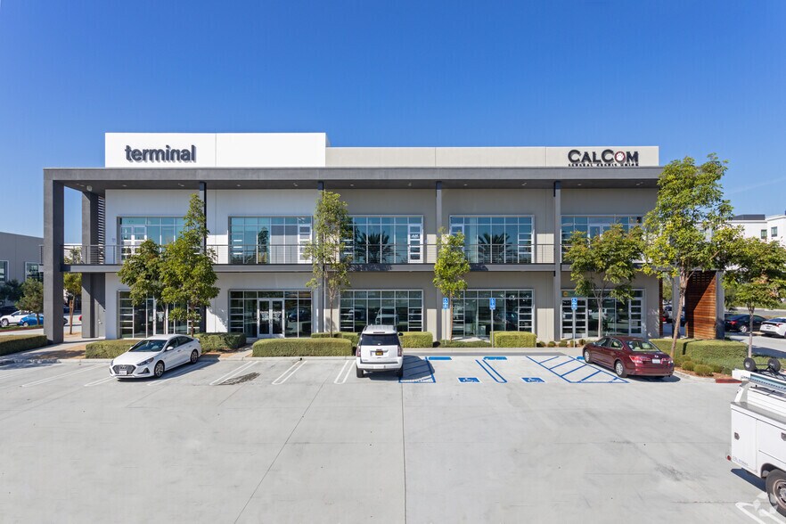 More Photos Of 3748 Bayer Ave, Long Beach Office For Lease