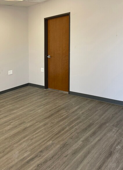 More Photos Of 901 Terminal Rd, Fort Worth Warehouse For Lease