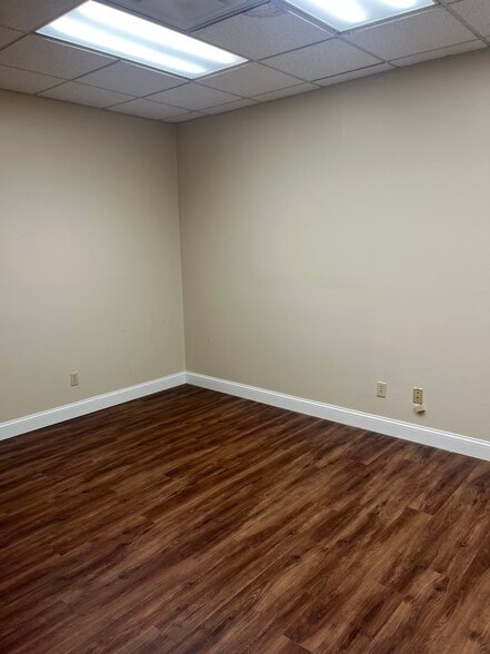 More Photos Of 859 Park Ave, Orange Park Medical For Sale