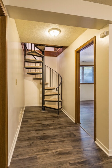 More Photos Of 1910 Feronia Ave, Saint Paul Apartments For Sale