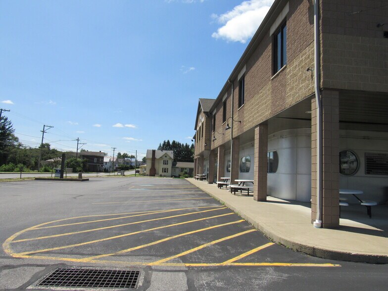 More Photos Of 150 W Dubois Ave, Dubois General Retail For Lease