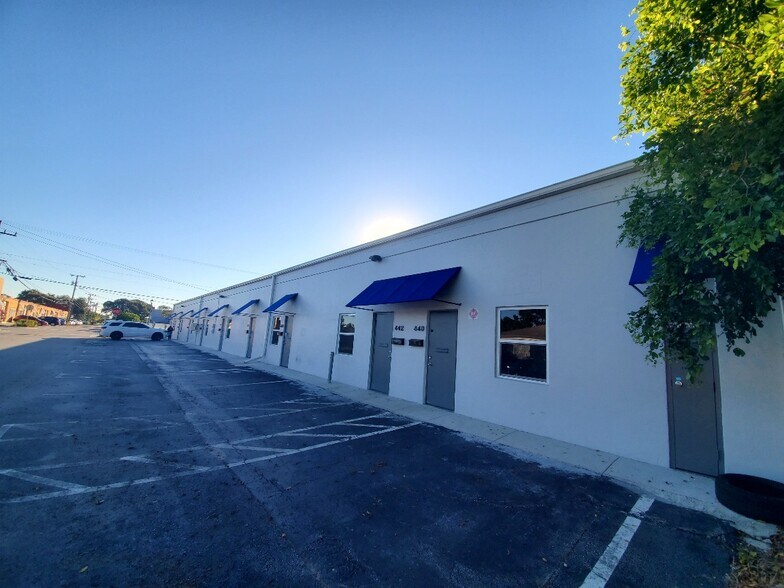 More Photos Of 3161-3181 NE 5th Ave, Oakland Park Self Storage For Lease