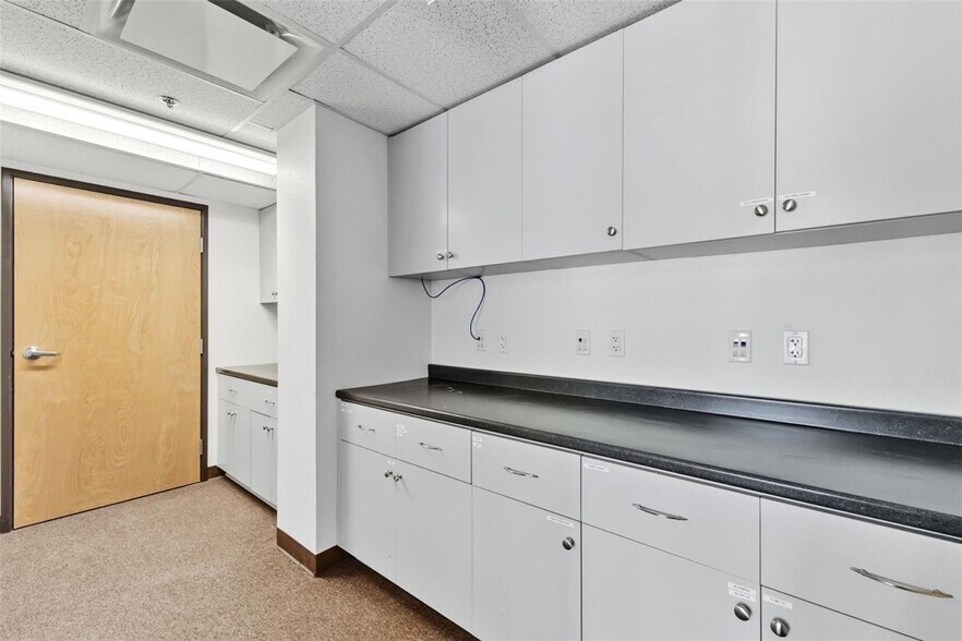 More Photos Of , Dillon Office For Sale