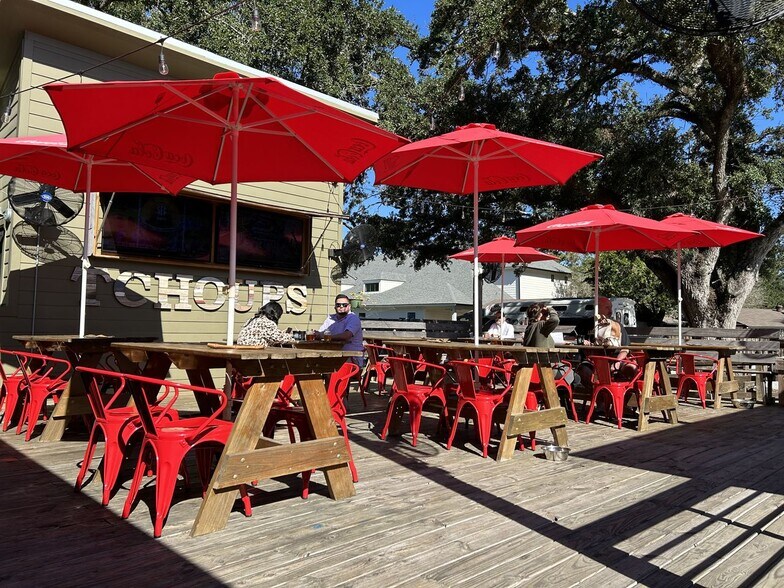 More Photos Of 117 S College Rd, Lafayette Restaurant For Lease