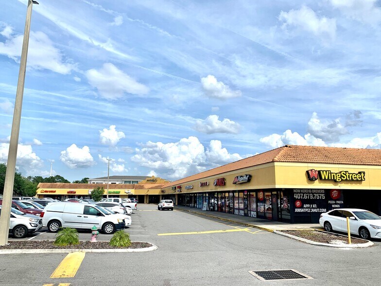 More Photos Of 10000-10042 University Blvd, Orlando General Retail For Lease