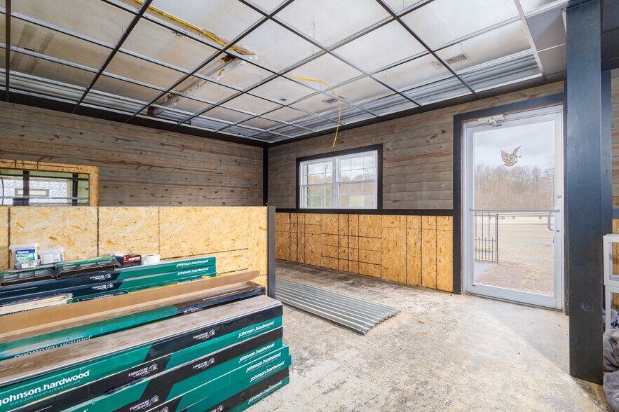 More Photos Of 903 OH-152, Bloomingdale Freestanding For Sale