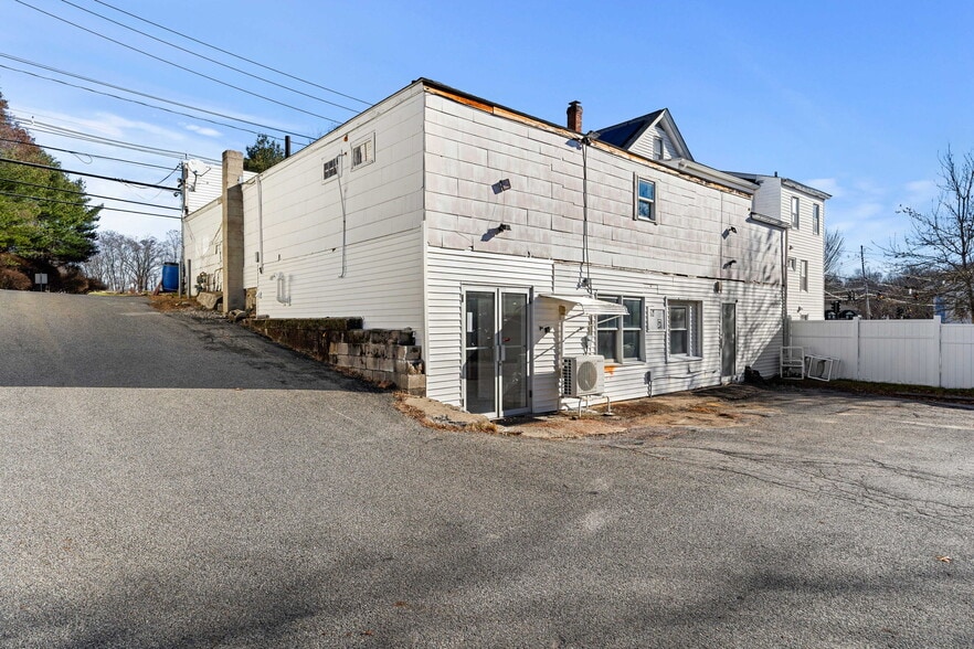 More Photos Of 136 Main St, Acton Unknown For Lease
