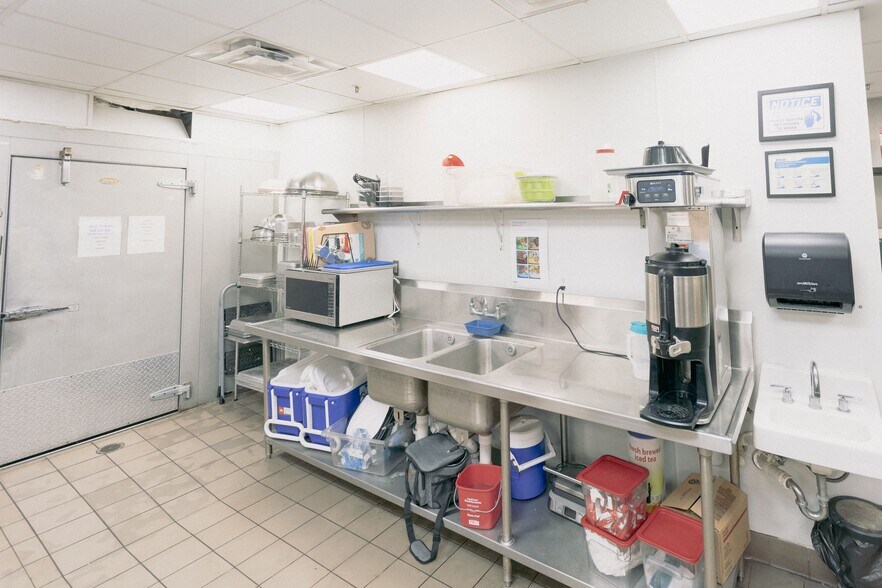 More Photos Of 6444 Central City Blvd, Galveston Rehabilitation Center For Sale