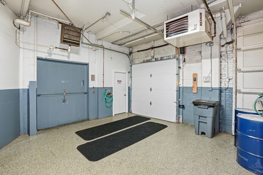 More Photos Of 4500 S Tripp Ave, Chicago Warehouse For Sale