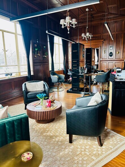 More Photos Of 3121 Broadway St, Paducah Storefront Retail Office For Sale