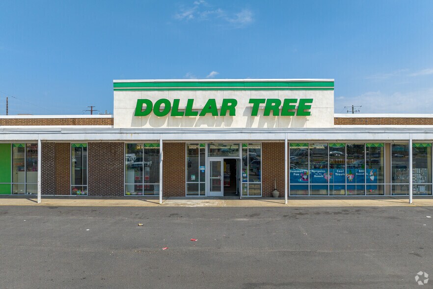 More Photos Of 545 W Broad St, Paulsboro Storefront For Sale