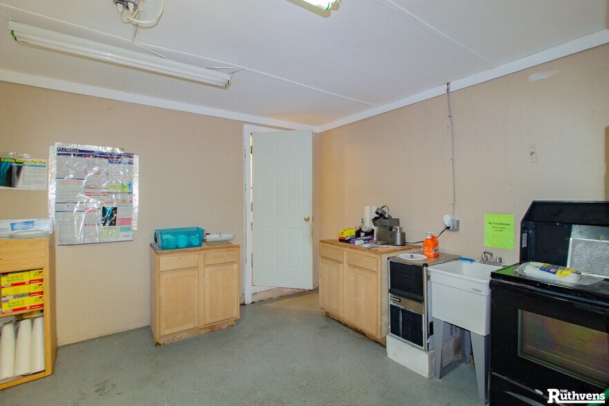 More Photos Of 1310 E Canal St, Mulberry Auto Repair For Sale