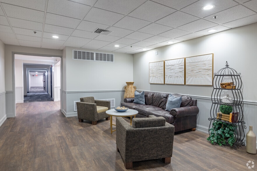 More Photos Of 148 Sheraton Dr, New Cumberland Apartments For Sale