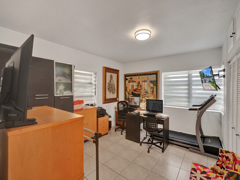 More Photos Of 281 NE 112th St, Miami Light Distribution For Sale