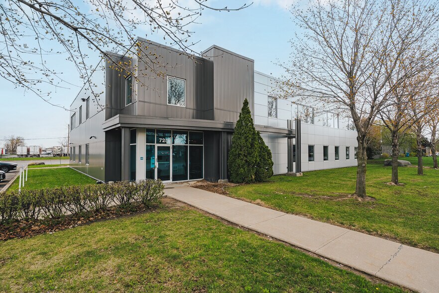 More Photos Of 725 Rue Delage, Longueuil Warehouse For Sale