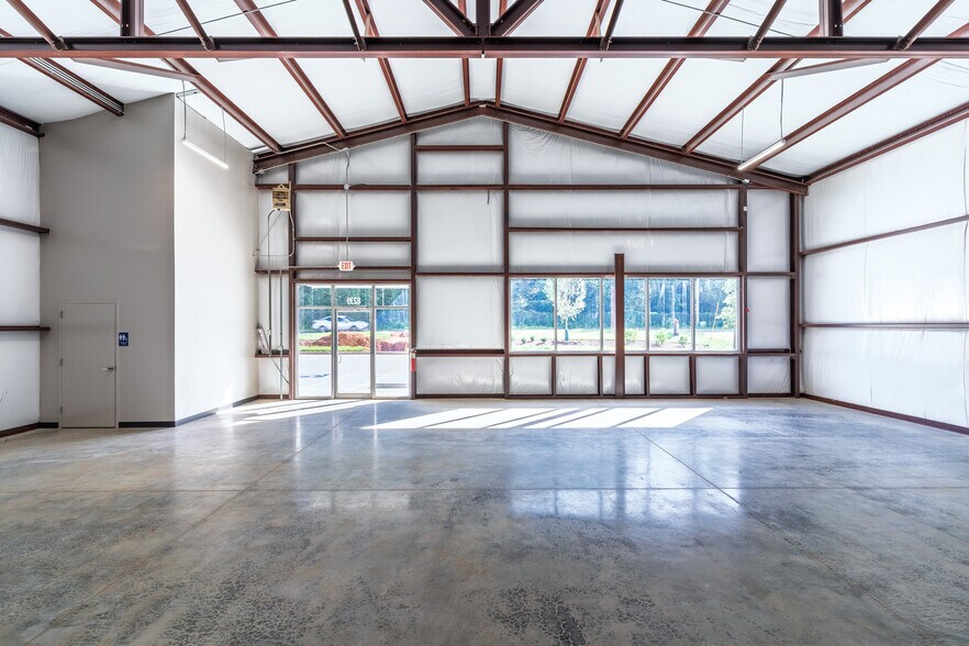 More Photos Of 8239 Gullatt Rd, Palmetto Industrial For Sale