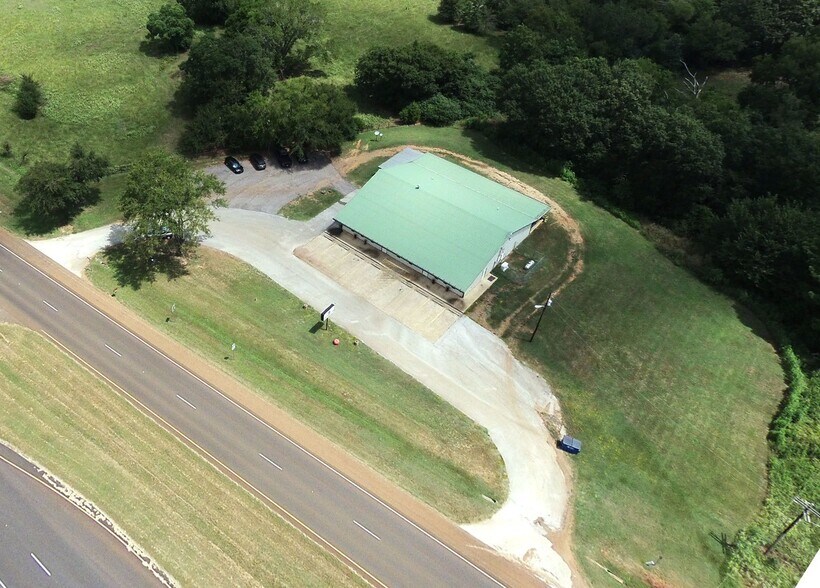 More Photos Of 37252 US Highway 69 N, Jacksonville Veterinarian Kennel For Sale