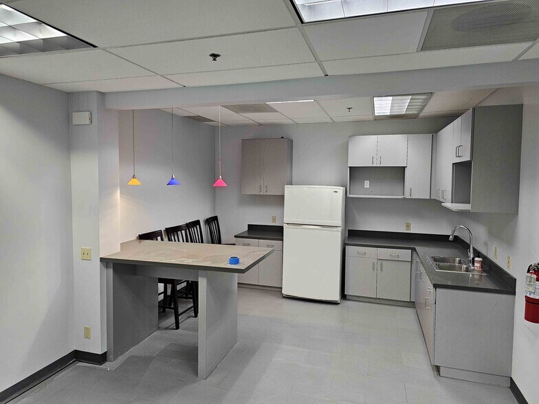 More Photos Of 181 S Old Springs Rd, Anaheim Loft Creative Space For Lease