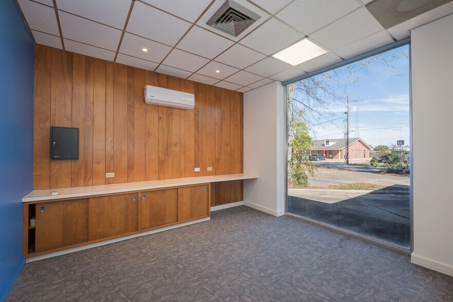 More Photos Of 807 Hudson Ln, Monroe Office For Sale
