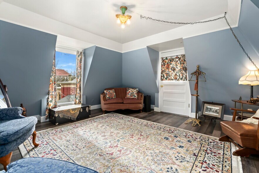More Photos Of 746 Washington Ave, Loveland Specialty For Sale
