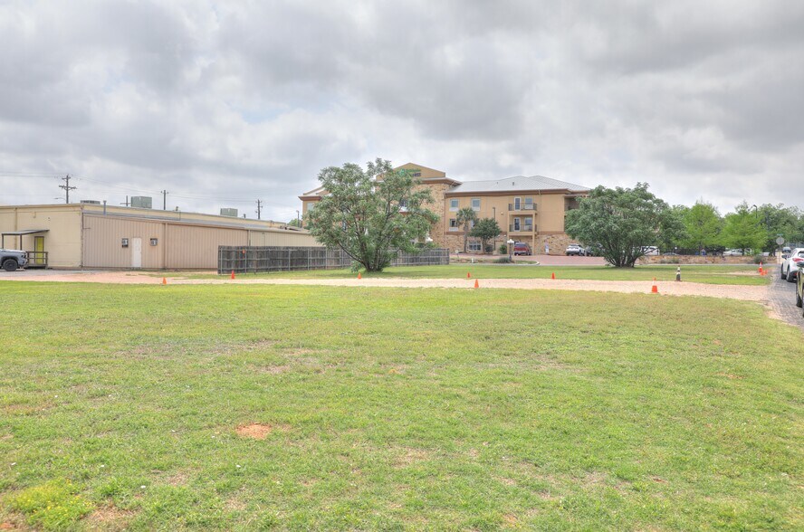 More Photos Of 520 Granite Ave, Fredericksburg Freestanding For Sale