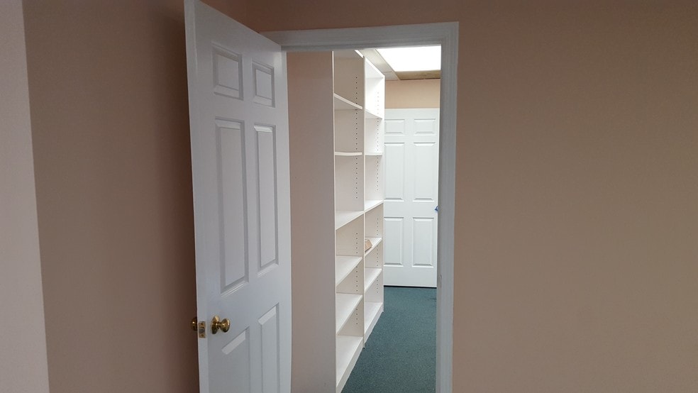 More Photos Of 9520 Marlboro Pike, Upper Marlboro Office For Sale