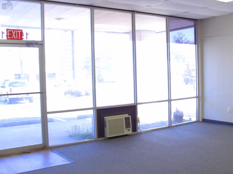 More Photos Of 1510-1520 Capital Cir SE, Tallahassee Unknown For Lease