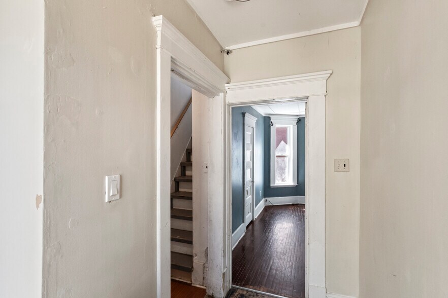 More Photos Of 541 Aylmer St N, Peterborough Apartments For Sale