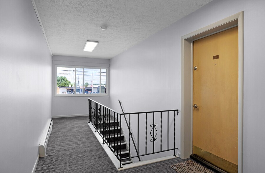 More Photos Of 30600 Euclid Ave, Wickliffe Apartments For Sale