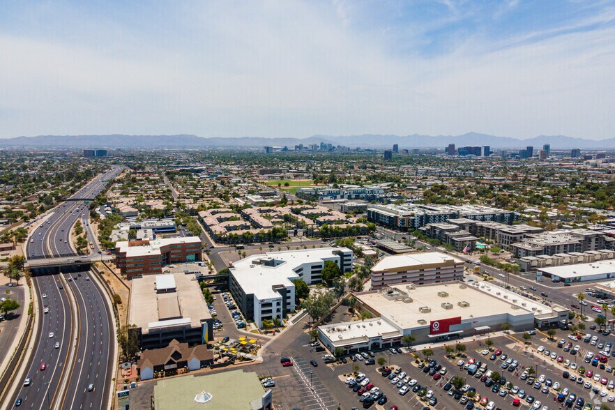 More Photos Of 1661 E Camelback Rd, Phoenix Office For Lease