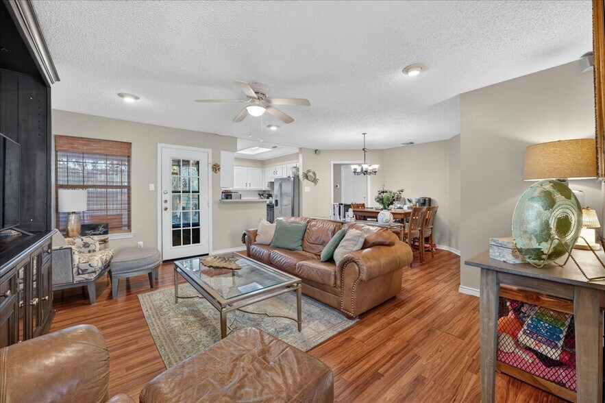 More Photos Of 210-212 Saint Marys Pl, Rockwall Apartments For Sale