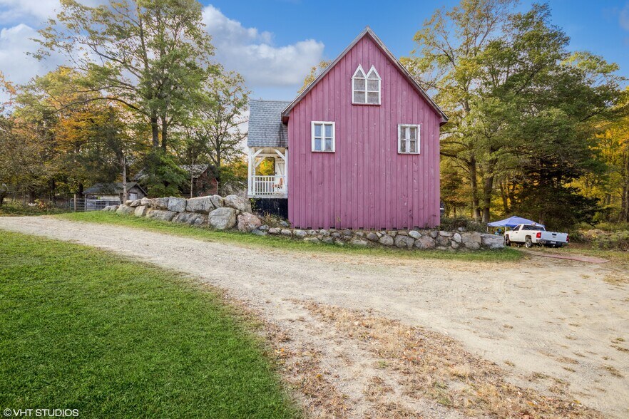 More Photos Of 3 Horsemens Trl, Cold Spring General Retail For Sale