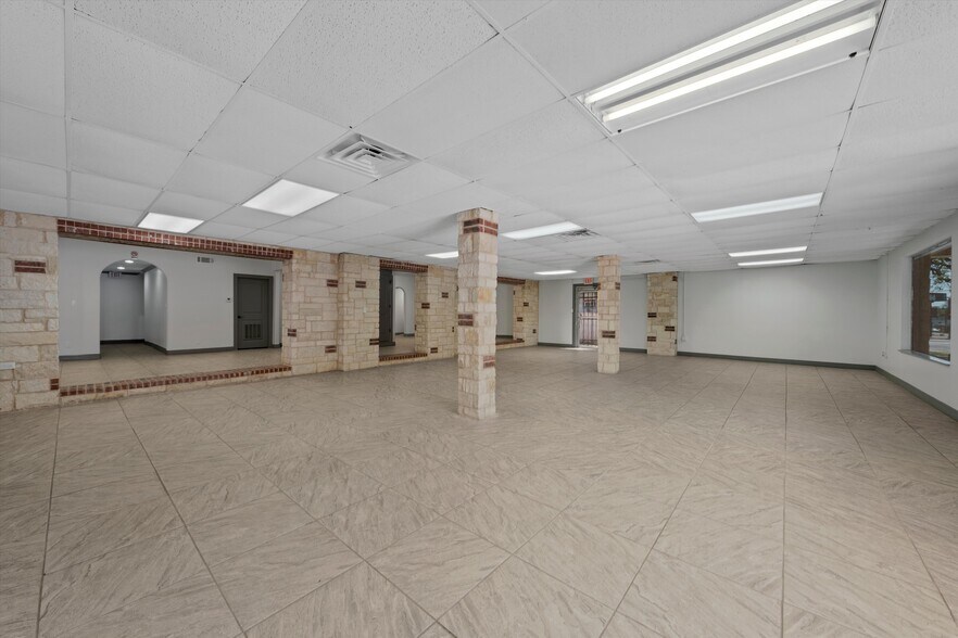 More Photos Of 521 N 18th St, Waco Office Residential For Sale