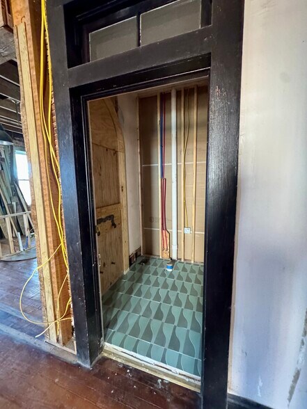 More Photos Of 2720 Cleveland St, Elloree Storefront Retail Residential For Sale