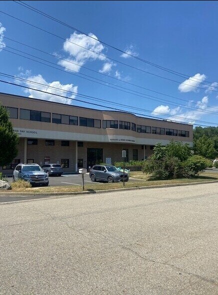 More Photos Of 45 Spruce St, Oakland Warehouse For Sale