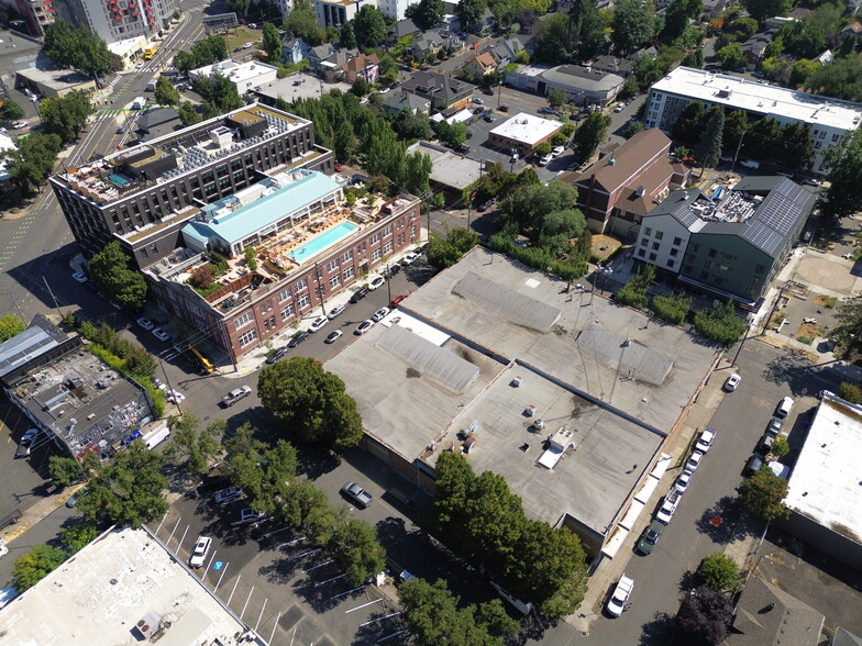 Primary Photo Of 1011 SE Oak St, Portland Warehouse For Lease