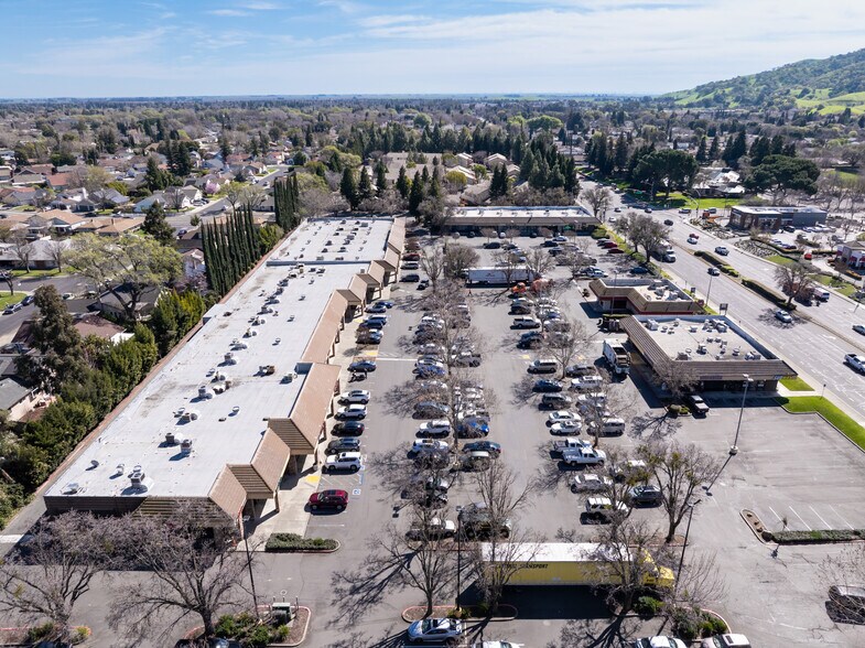 More Photos Of 951-991 Alamo Dr, Vacaville General Retail For Sale