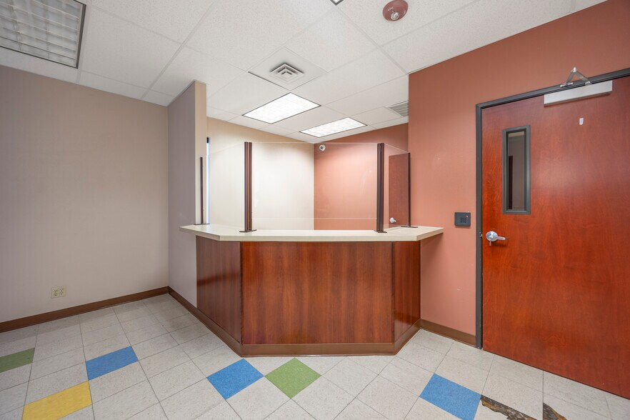 More Photos Of 829 Goethals Dr, Richland Office For Lease