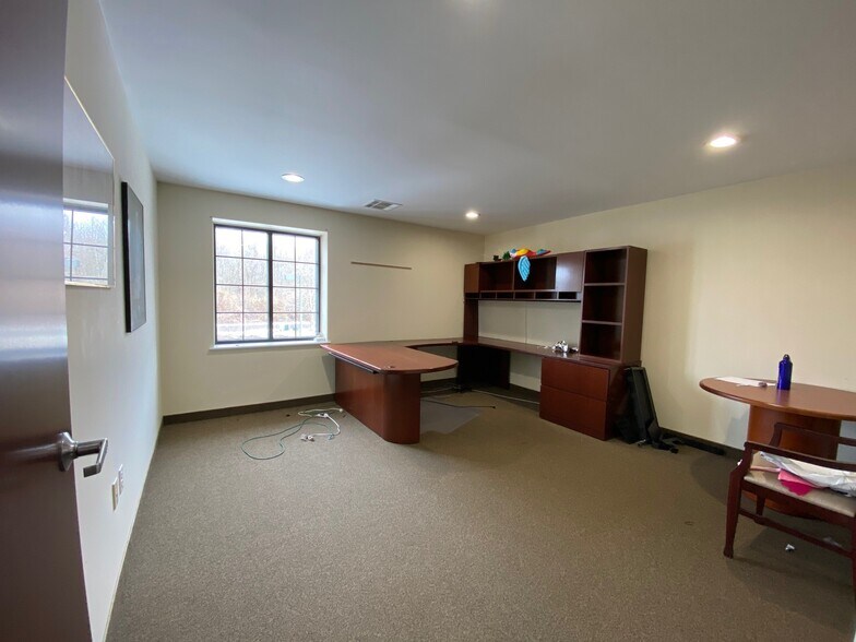 More Photos Of 117 N Gold Dr, Robbinsville Loft Creative Space For Lease
