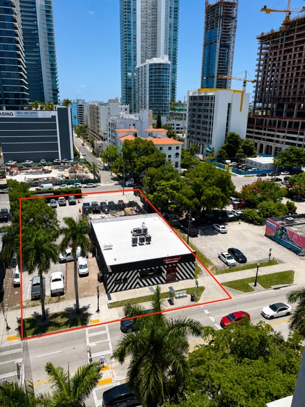 More Photos Of 3023 Biscayne Blvd, Miami Convenience Store For Lease